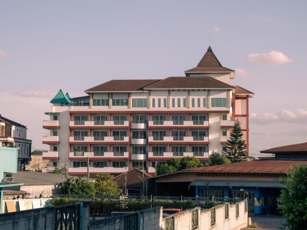 The Mansion Pakchong Hotel Mu Si Exterior photo